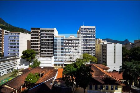 Apartamento à venda com 220m², 4 quartos e 2 vagasVista da Suíte 1