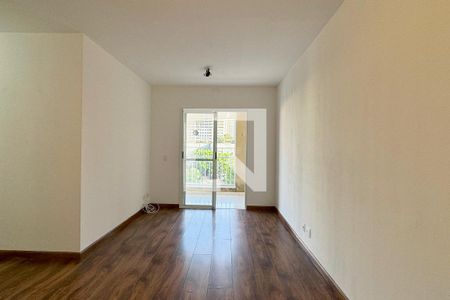 Sala de apartamento para alugar com 3 quartos, 79m² em Jardim Tupanci, Barueri