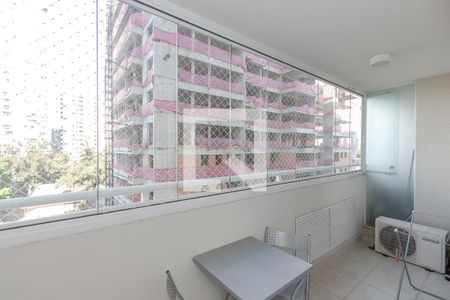 Varanda de kitnet/studio para alugar com 1 quarto, 31m² em Santo Amaro, São Paulo