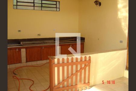 Foto 13 de casa à venda com 3 quartos, 234m² em Vila Tolstoi, São Paulo