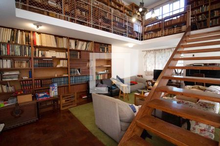 Casa à venda com 530m², 4 quartos e 4 vagas Casa à venda com 530m², 4 quartos e 4 vagasSala