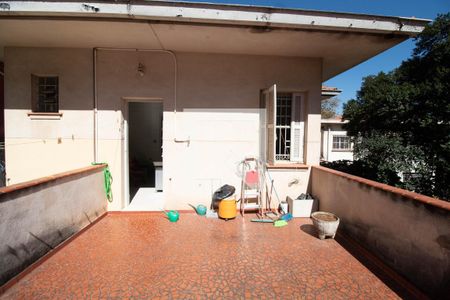 Casa à venda com 530m², 4 quartos e 4 vagas Casa à venda com 530m², 4 quartos e 4 vagasVaranda