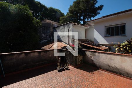Casa à venda com 530m², 4 quartos e 4 vagas Casa à venda com 530m², 4 quartos e 4 vagasVaranda