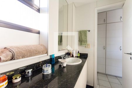 Apartamento para alugar com 341m², 5 quartos e 2 vagasBanheiro da Suíte