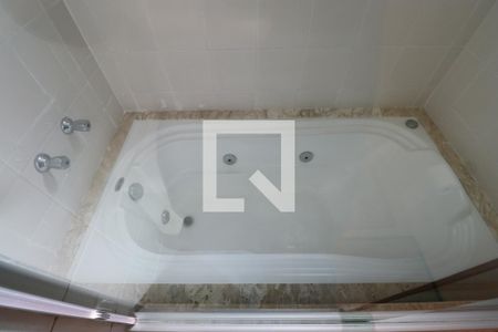 Apartamento para alugar com 127m², 4 quartos e 2 vagasDetalhe do Banheiro da Suite