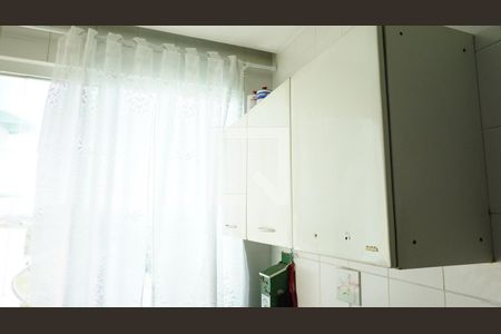 Apartamento à venda com 77m², 2 quartos e 1 vagaÁrea de Serviço