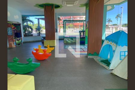 Apartamento à venda com 77m², 2 quartos e 1 vaga Apartamento à venda com 77m², 2 quartos e 1 vagaÁrea comum - Playground