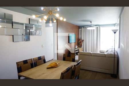 Apartamento à venda com 77m², 2 quartos e 1 vagaSala