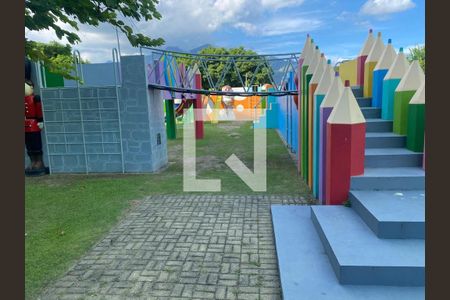 Apartamento à venda com 77m², 2 quartos e 1 vaga Apartamento à venda com 77m², 2 quartos e 1 vagaÁrea comum - Playground