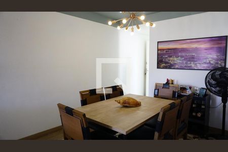 Apartamento à venda com 77m², 2 quartos e 1 vagaSala