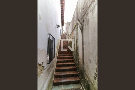 Casa à venda com 400m², 4 quartos e 4 vagas Casa à venda com 400m², 4 quartos e 4 vagasEscada