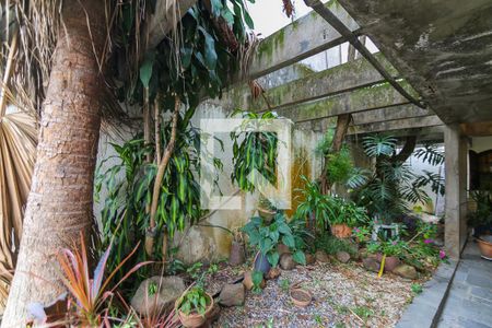 Casa à venda com 400m², 4 quartos e 4 vagas Casa à venda com 400m², 4 quartos e 4 vagasJardim