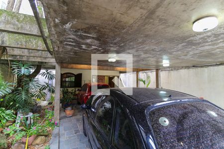 Casa à venda com 400m², 4 quartos e 4 vagas Casa à venda com 400m², 4 quartos e 4 vagasGaragem