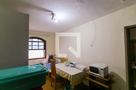 Casa à venda com 400m², 4 quartos e 4 vagas Casa à venda com 400m², 4 quartos e 4 vagasQuarto 4