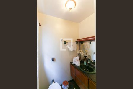 Casa à venda com 400m², 4 quartos e 4 vagas Casa à venda com 400m², 4 quartos e 4 vagasLavabo