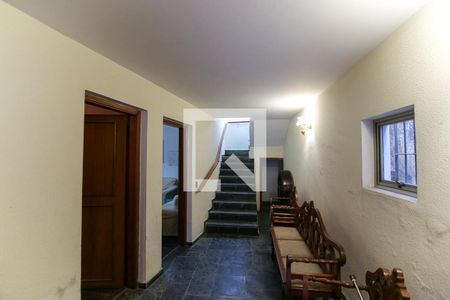 Casa à venda com 400m², 4 quartos e 4 vagas Casa à venda com 400m², 4 quartos e 4 vagasEntrada