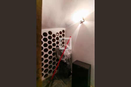 Casa à venda com 400m², 4 quartos e 4 vagas Casa à venda com 400m², 4 quartos e 4 vagasAdega