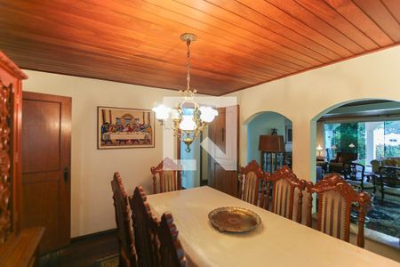 Casa à venda com 400m², 4 quartos e 4 vagas Casa à venda com 400m², 4 quartos e 4 vagasSala de Jantar