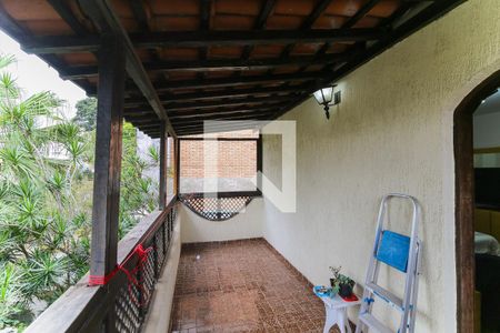 Casa à venda com 400m², 4 quartos e 4 vagas Casa à venda com 400m², 4 quartos e 4 vagasVaranda