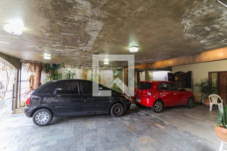 Casa à venda com 400m², 4 quartos e 4 vagas Casa à venda com 400m², 4 quartos e 4 vagasGaragem