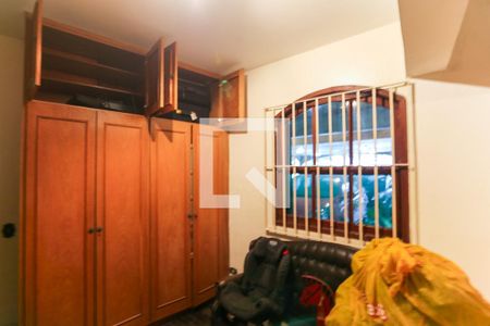 Casa à venda com 400m², 4 quartos e 4 vagas Casa à venda com 400m², 4 quartos e 4 vagasQuarto 5