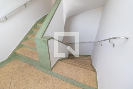 Apartamento para alugar com 106m², 2 quartos e 1 vagaEscada