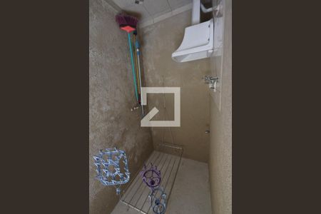 Casa à venda com 100m², 2 quartos e 2 vagasLavanderia