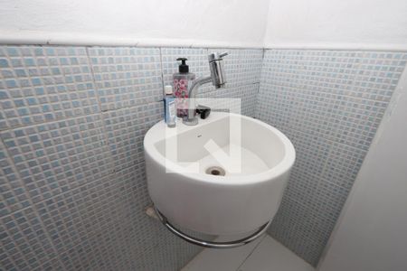 Casa à venda com 100m², 2 quartos e 2 vagasLavabo