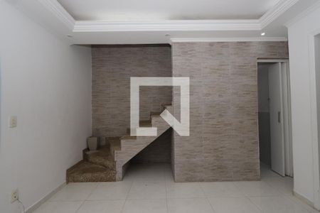 Sala de casa à venda com 2 quartos, 100m² em Vila Olinda, São Paulo