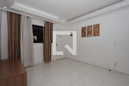 Sala de casa para alugar com 2 quartos, 120m² em Vila Olinda, São Paulo