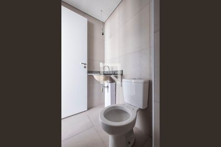 Banheiro de kitnet/studio à venda com 1 quarto, 23m² em Pinheiros, São Paulo