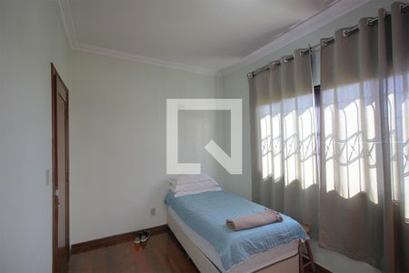 Casa à venda com 261m², 4 quartos e 2 vagasQuarto 2