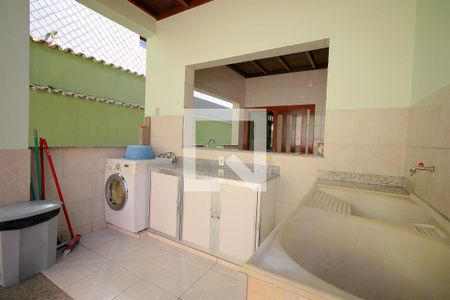 Casa à venda com 261m², 4 quartos e 2 vagasÁrea de Serviço