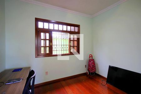 Casa à venda com 261m², 4 quartos e 2 vagasQuarto 3