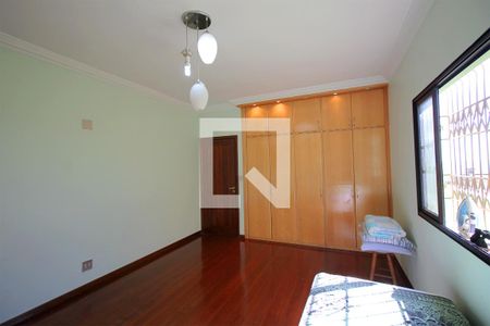 Casa à venda com 261m², 4 quartos e 2 vagasSuite