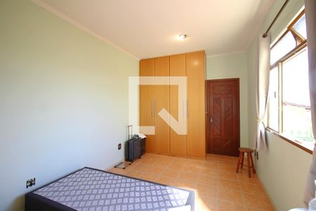 Casa à venda com 261m², 4 quartos e 2 vagasQuarto 4 - Externo
