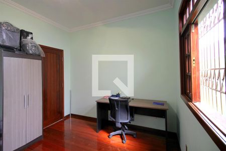 Casa à venda com 261m², 4 quartos e 2 vagasQuarto 3