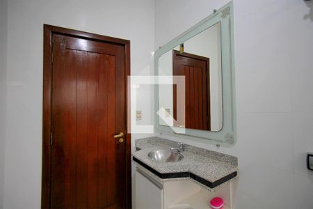 Casa à venda com 261m², 4 quartos e 2 vagasBanheiro