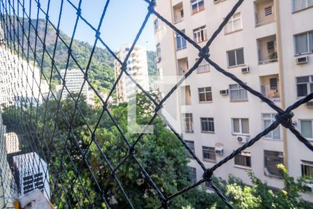 Sala vista da janela de apartamento para alugar com 2 quartos, 70m² em Humaitá, Rio de Janeiro