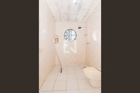 Casa à venda com 250m², 5 quartos e 5 vagasBanheiro 2