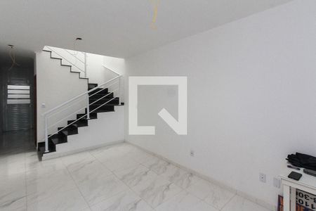 Sala de casa para alugar com 3 quartos, 67m² em Vila Virginia, São Paulo
