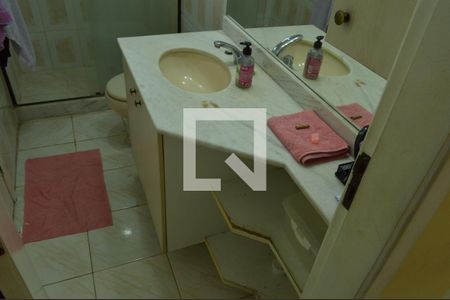 Casa de condomínio à venda com 300m², 4 quartos e 2 vagas Casa de condomínio à venda com 300m², 4 quartos e 2 vagasBanheiro 1 - Casa 1