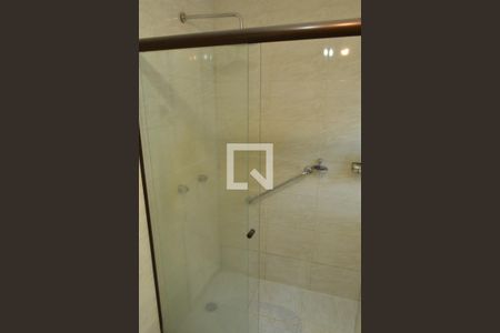 Casa de condomínio à venda com 300m², 4 quartos e 2 vagas Casa de condomínio à venda com 300m², 4 quartos e 2 vagasBanheir da Suite - Casa 1