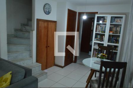 Casa de condomínio à venda com 300m², 4 quartos e 2 vagas Casa de condomínio à venda com 300m², 4 quartos e 2 vagasSala - Casa 2