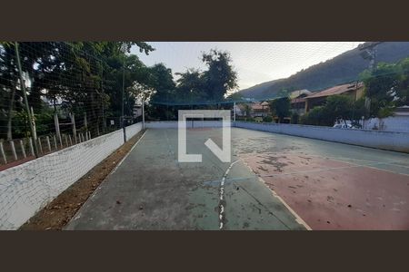 Casa de condomínio à venda com 300m², 4 quartos e 2 vagas Casa de condomínio à venda com 300m², 4 quartos e 2 vagasQuadra Poliesportiva