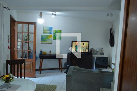 Casa de condomínio à venda com 300m², 4 quartos e 2 vagas Casa de condomínio à venda com 300m², 4 quartos e 2 vagasSala - Casa 2