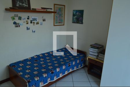 Casa de condomínio à venda com 300m², 4 quartos e 2 vagas Casa de condomínio à venda com 300m², 4 quartos e 2 vagasQuarto 1 - Casa 1