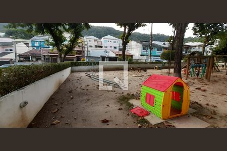 Casa de condomínio à venda com 300m², 4 quartos e 2 vagas Casa de condomínio à venda com 300m², 4 quartos e 2 vagasÁrea comum - Playground