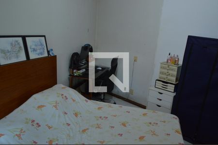 Casa de condomínio à venda com 300m², 4 quartos e 2 vagas Casa de condomínio à venda com 300m², 4 quartos e 2 vagasSuíte - Casa 2