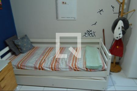 Casa de condomínio à venda com 300m², 4 quartos e 2 vagas Casa de condomínio à venda com 300m², 4 quartos e 2 vagasQuarto - Casa 2